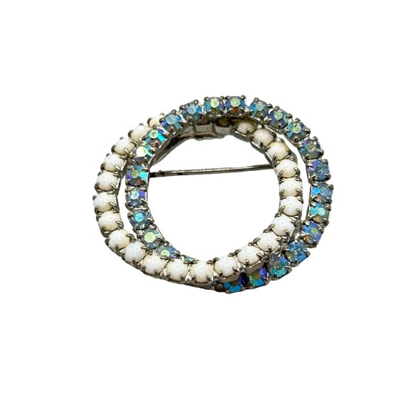 Vintage Rhinestones Wreath Pin Brooch Intersecting Circle White Blue Rhinestones - Picture 1 of 8